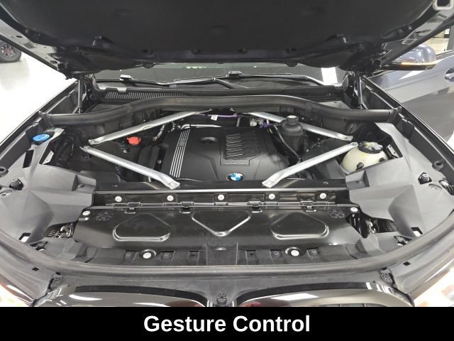 Used 2021 BMW X7 xDrive40i w/ M Sport Package AWD/4WD image 26