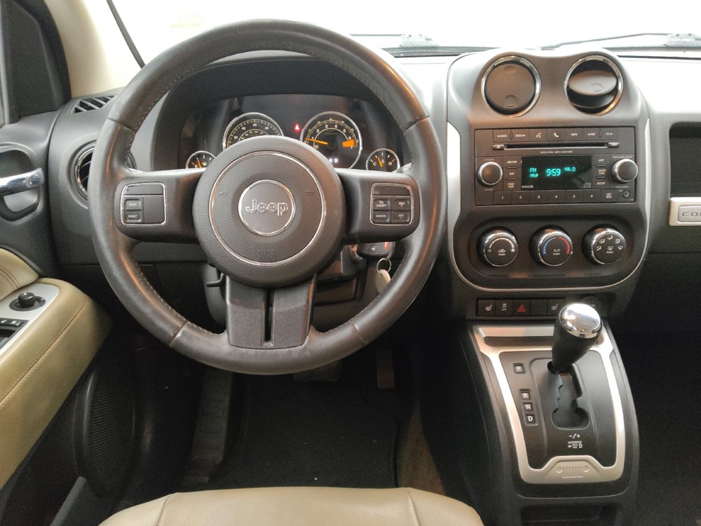 Used 2014 Jeep Compass Latitude FWD image 22