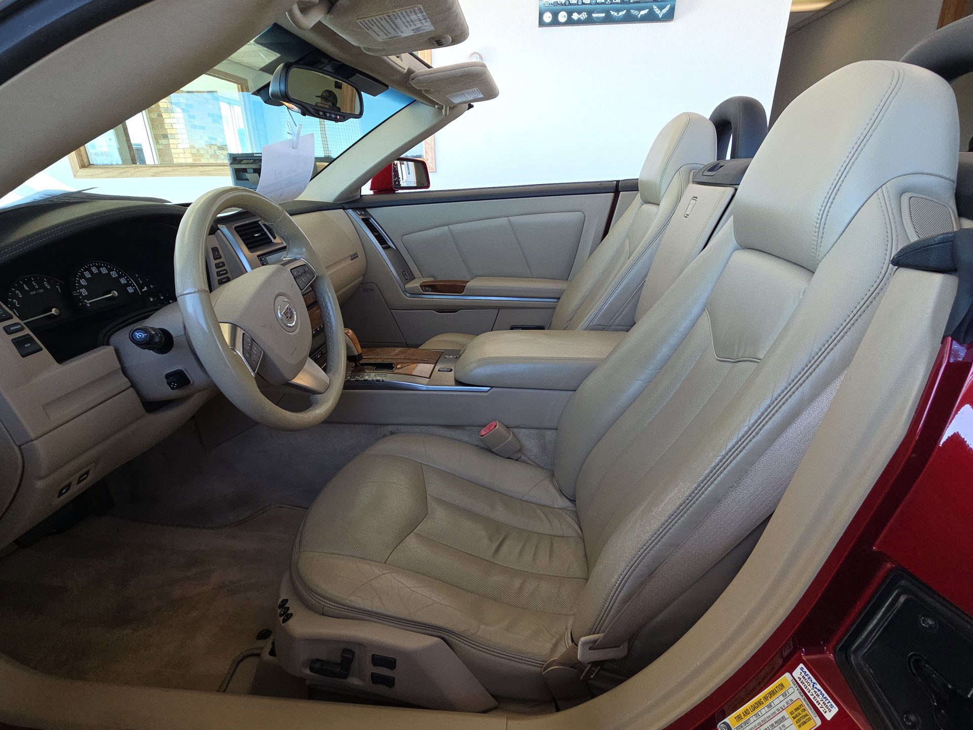 Used 2008 Cadillac XLR image 10