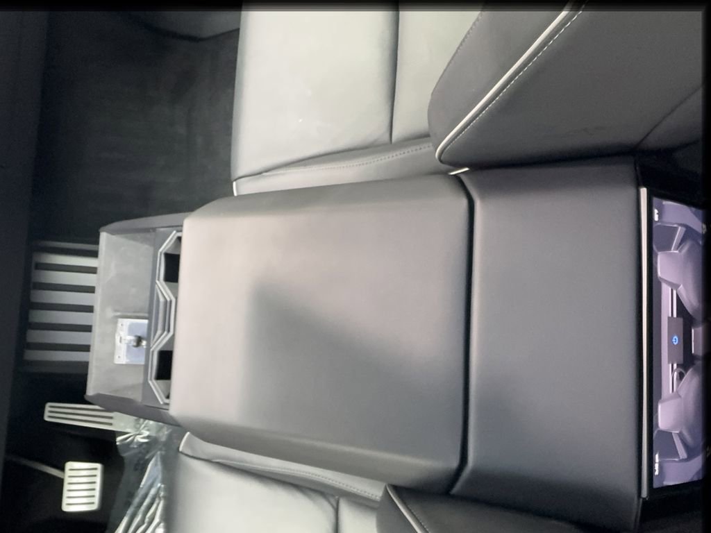 Used 2024 Tesla Cybertruck AWD Crew Cab image 40