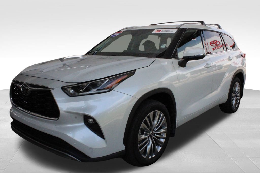 Certified 2026 Toyota Highlander Platinum AWD/4WD image 10