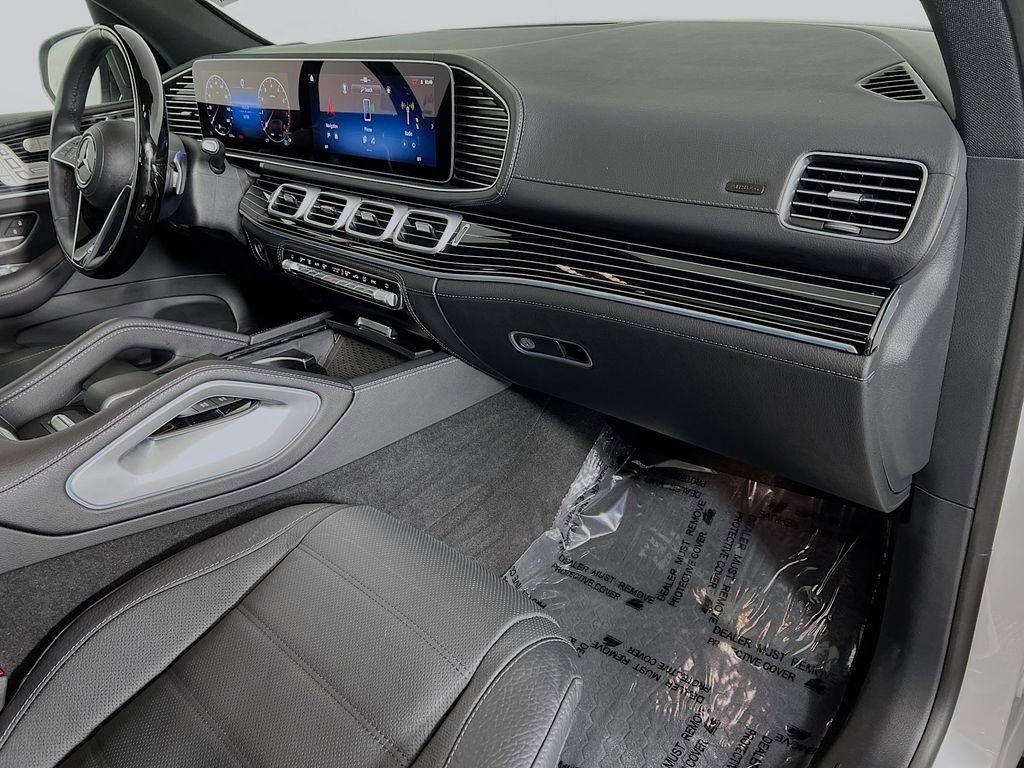 Used 2024 Mercedes-Benz GLS 450 4MATIC image 32
