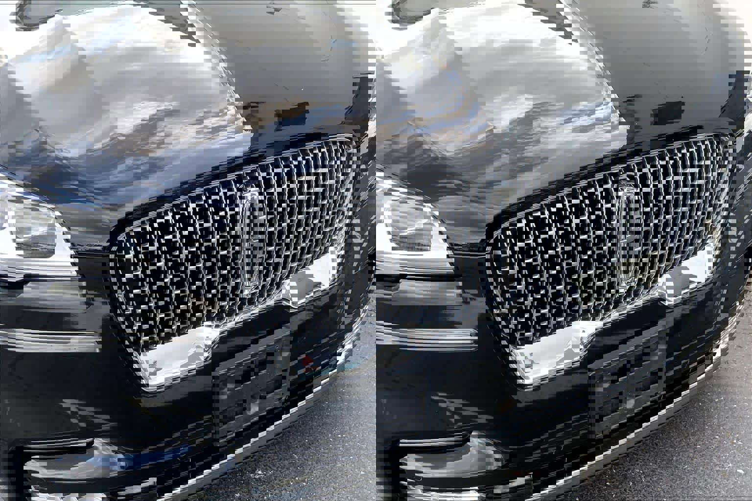 Used 2020 Lincoln Aviator Reserve w/ Equipment Group 202A image 31