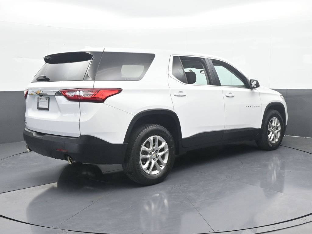 Used 2021 Chevrolet Traverse LS image 6