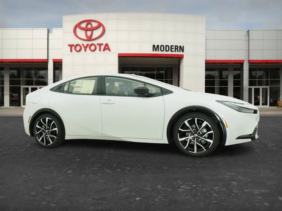 New 2027 Toyota Prius Plug-In Hybrid FWD image 11