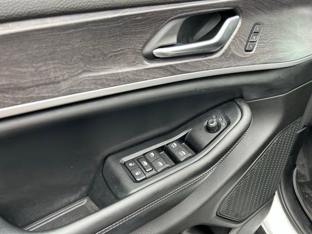 Used 2023 Jeep Grand Cherokee Limited w/ Luxury Tech Group II image 25