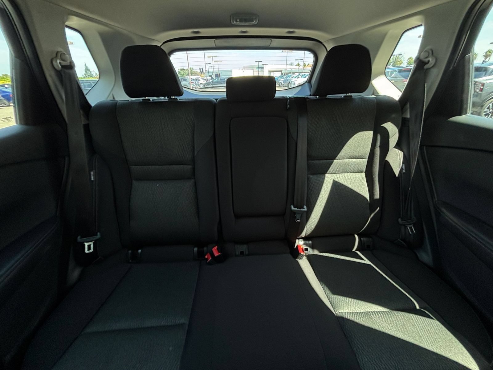 Used 2025 Nissan Rogue SV FWD image 39
