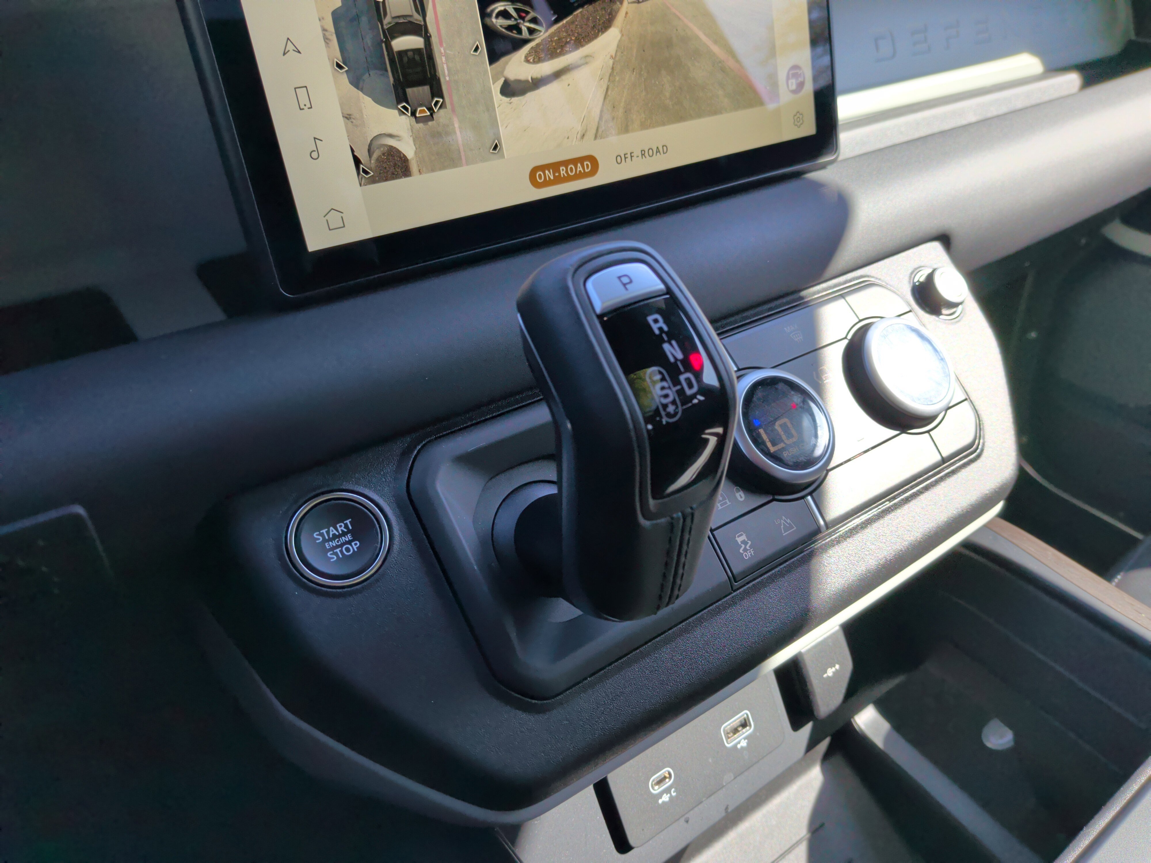 Used 2024 Land Rover Defender 110 S image 26