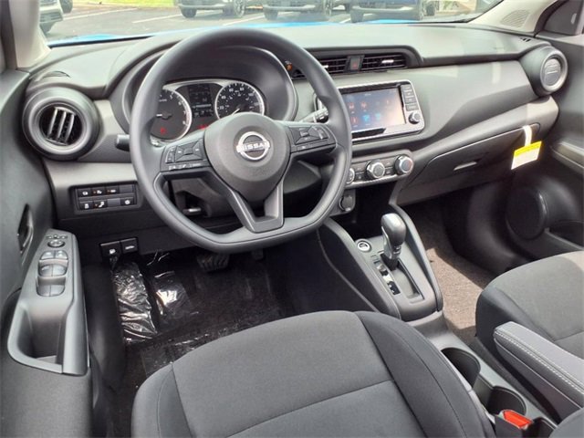 New 2025 Nissan Kicks Play S image 6