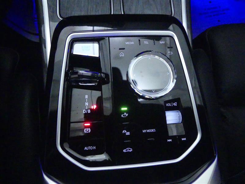 Used 2024 BMW i7 xDrive60 w/ Premium Package image 20