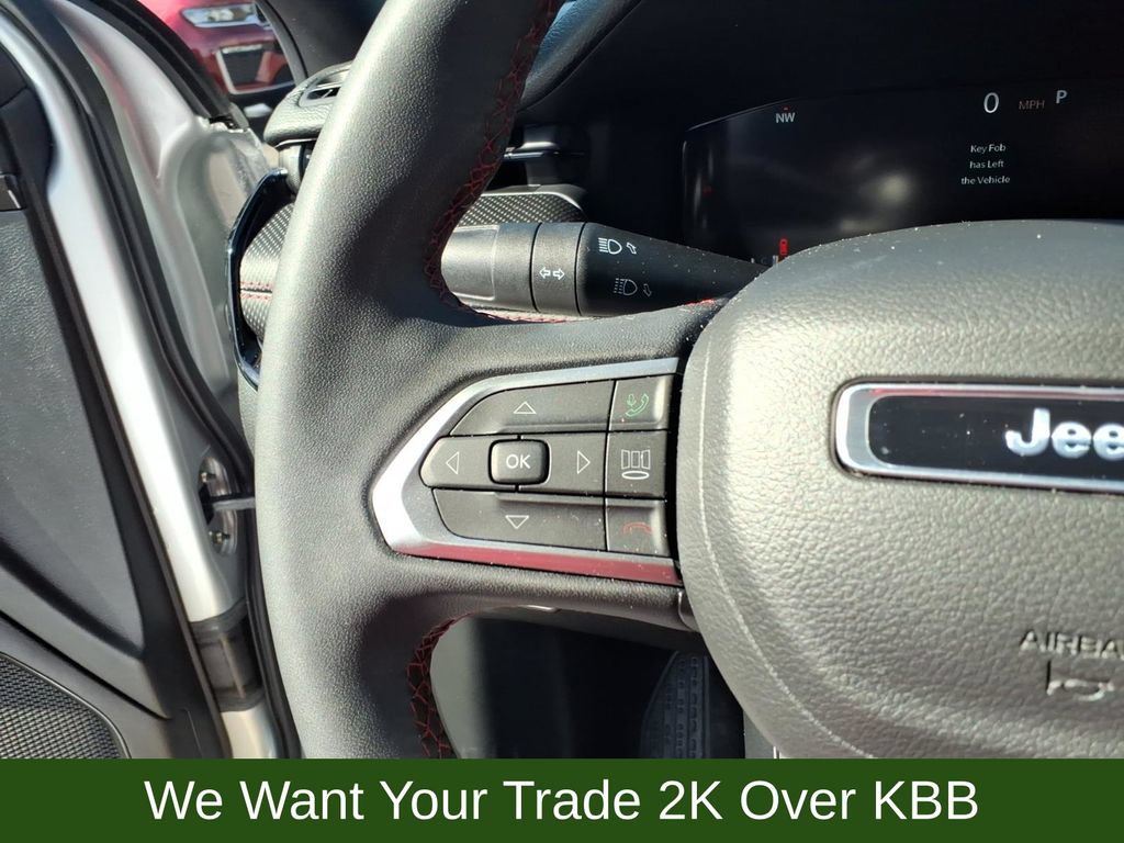 Used 2025 Jeep Compass Trailhawk w/ Trailhawk Elite Group AWD/4WD image 18