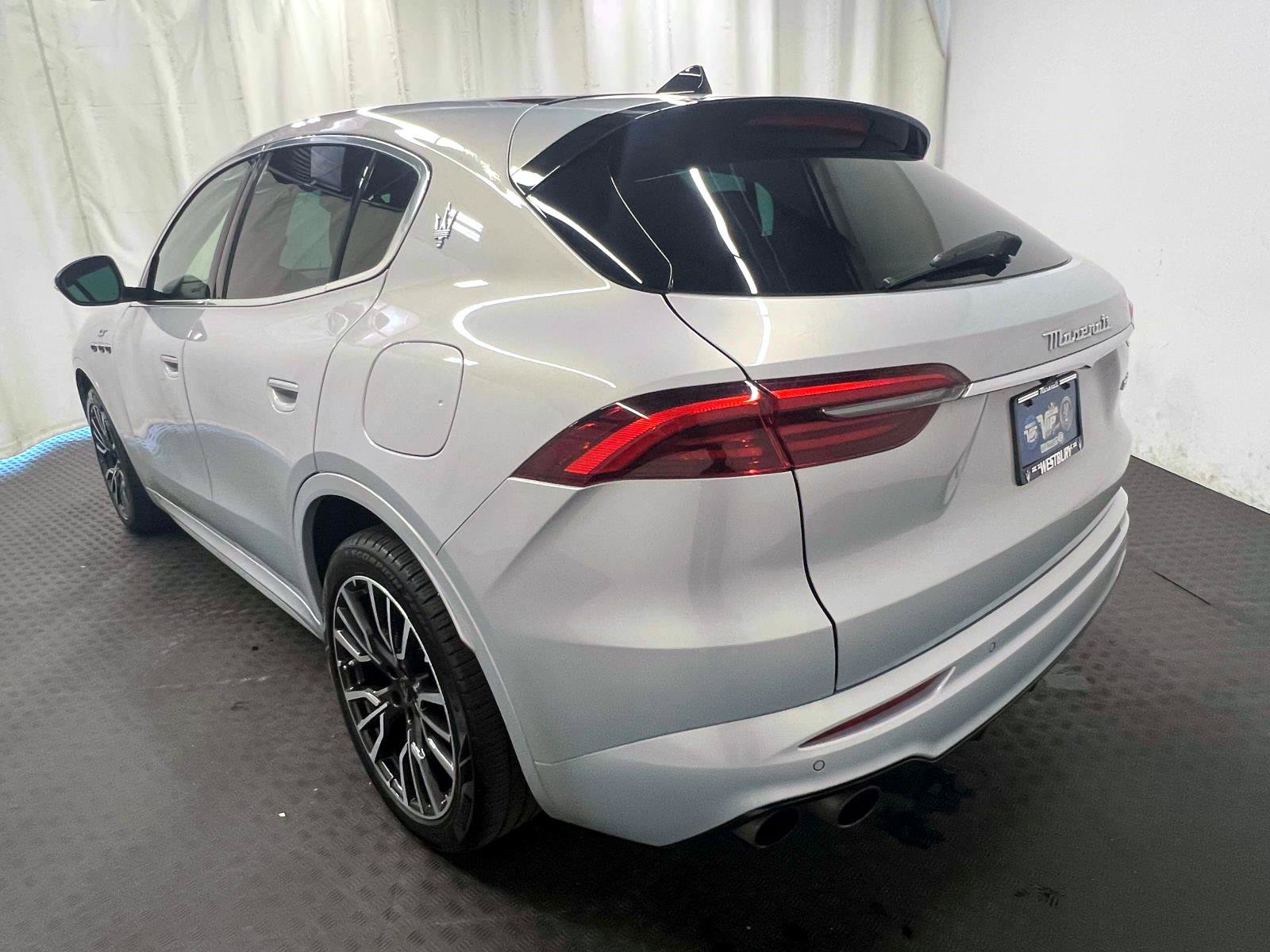 Used 2023 Maserati Grecale Modena AWD/4WD image 8