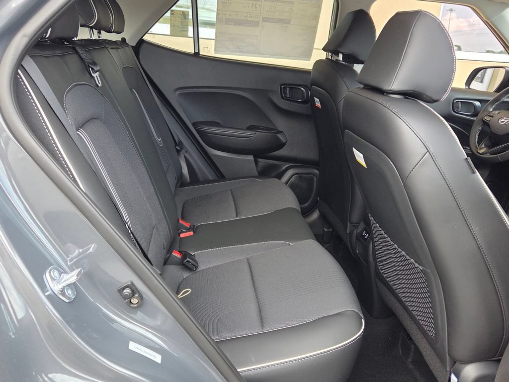 New 2025 Hyundai Venue Limited FWD image 12