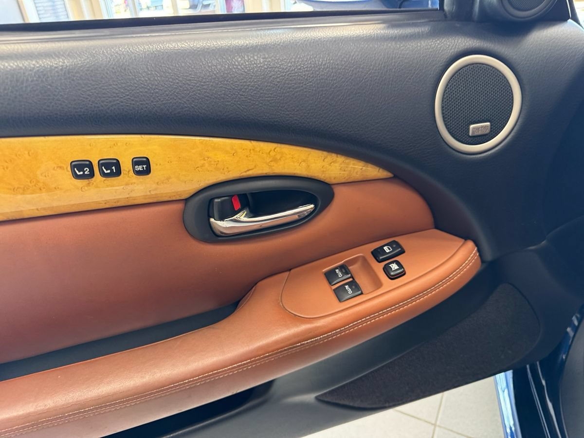 Used 2004 Lexus SC 430 Convertible RWD image 14