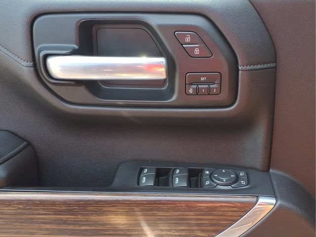 Used 2020 Chevrolet Silverado 1500 High Country w/ Technology Package AWD/4WD image 15