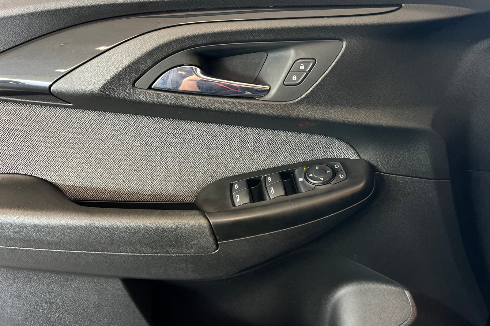 Certified 2021 Chevrolet TrailBlazer LT w/ Convenience Package image 11