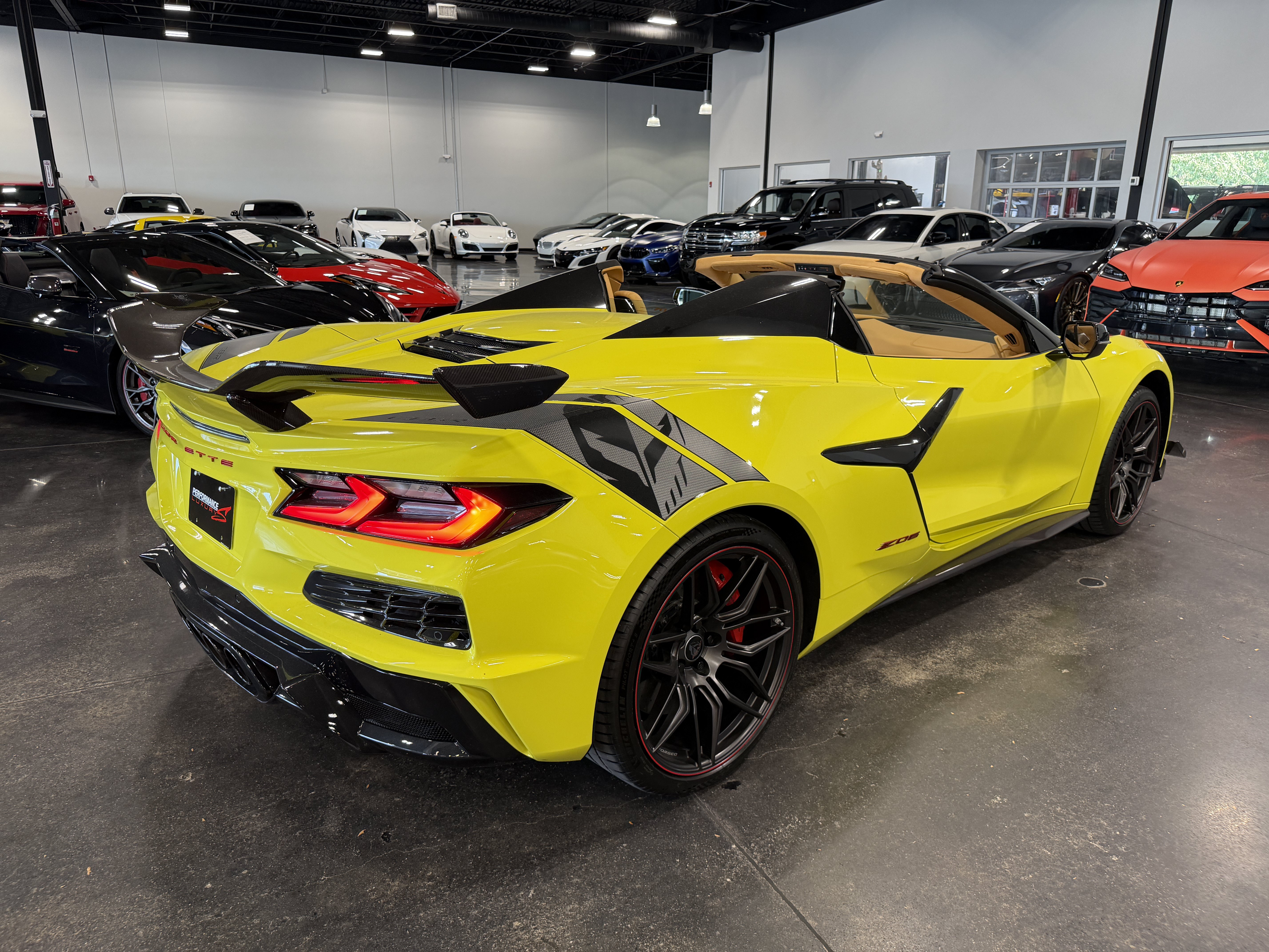 Used 2023 Chevrolet Corvette Z06 w/ Z07 Performance Package RWD image 7