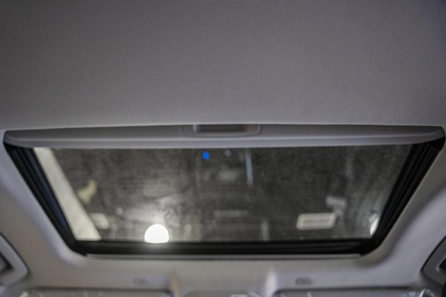 New 2025 Toyota Highlander XLE image 35