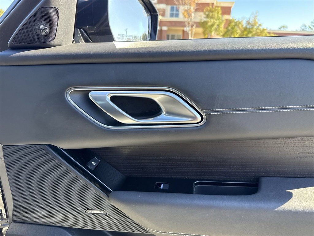 Used 2022 Land Rover Range Rover Velar R-Dynamic S image 23