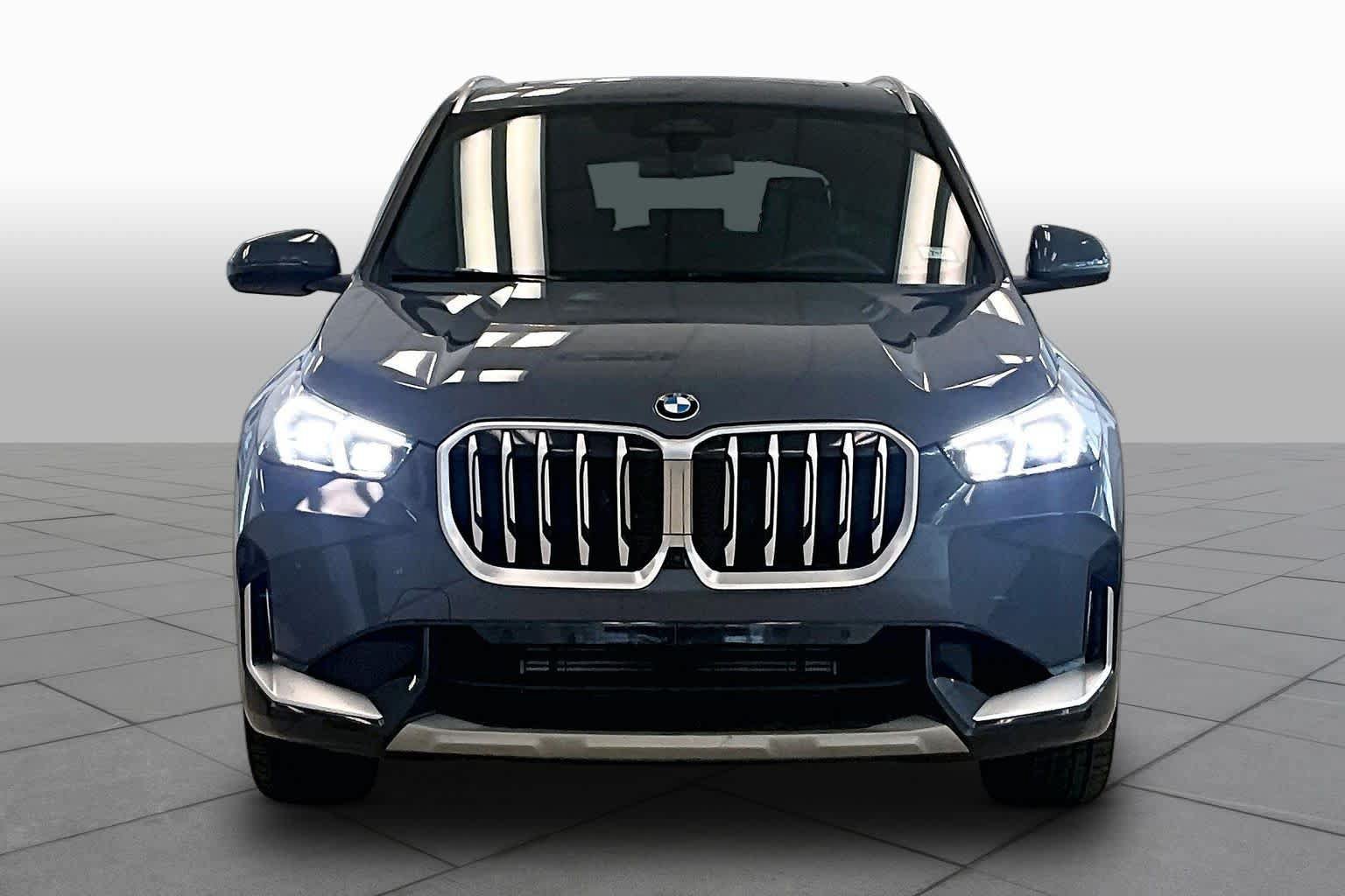 Used 2025 BMW X1 xDrive28i w/ Technology Package AWD/4WD image 3