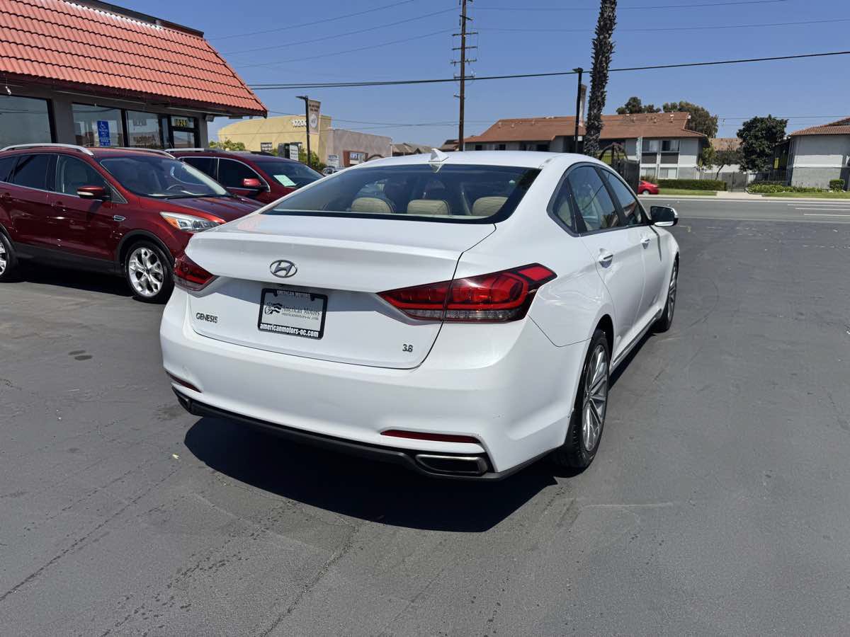 Used 2015 Hyundai Genesis 3.8 RWD image 5