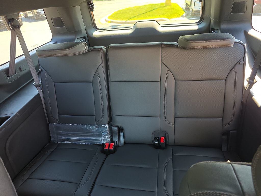 New 2026 Chevrolet Suburban High Country w/ Sun And Tow Package AWD/4WD image 26