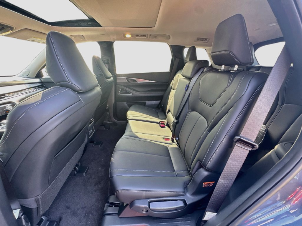 Used 2027 INFINITI QX60 Luxe w/ Cargo Package FWD image 27