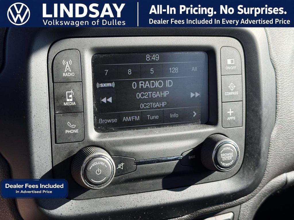 Used 2016 Jeep Renegade Latitude w/ Cold Weather Group FWD image 16