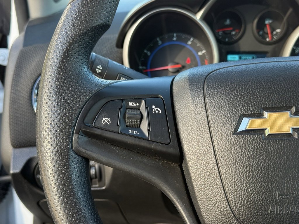 Used 2016 Chevrolet Cruze LT w/ Technology Package image 14