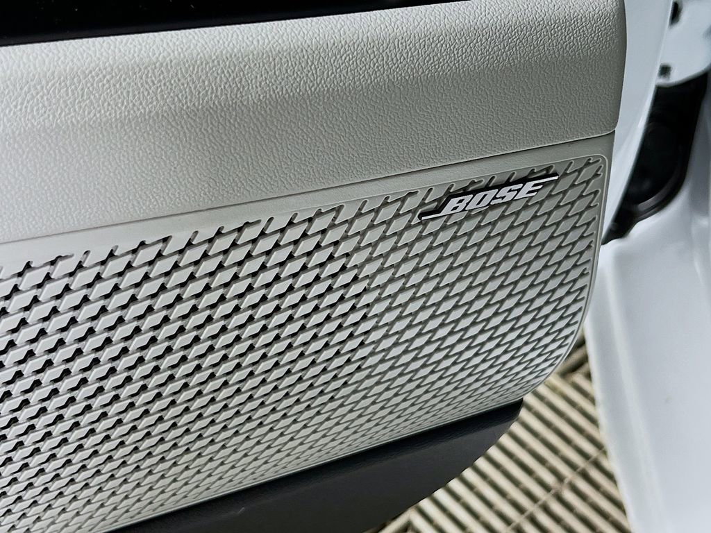 New 2025 Hyundai Elantra Limited image 17