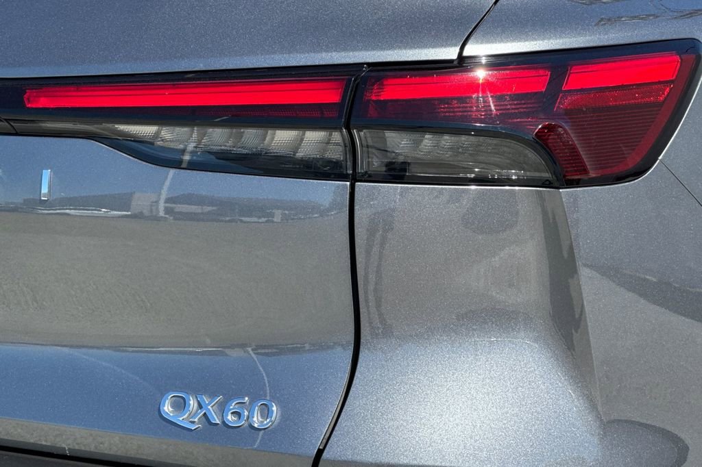 Certified 2025 INFINITI QX60 Sensory image 26