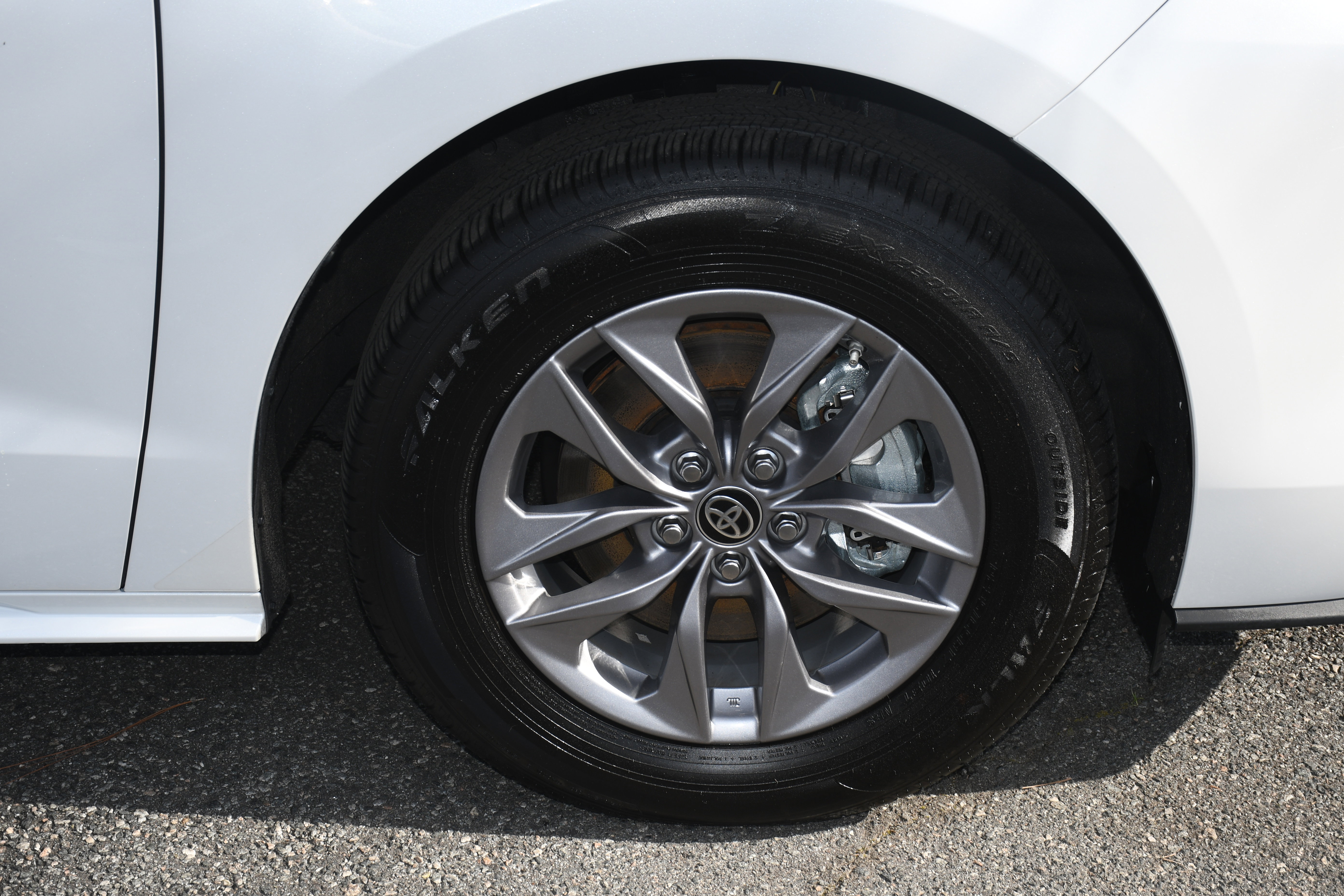 Used 2025 Toyota Sienna XLE w/ XLE Plus Package image 22