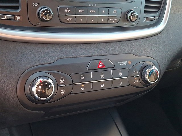 Used 2017 Kia Sorento L image 15