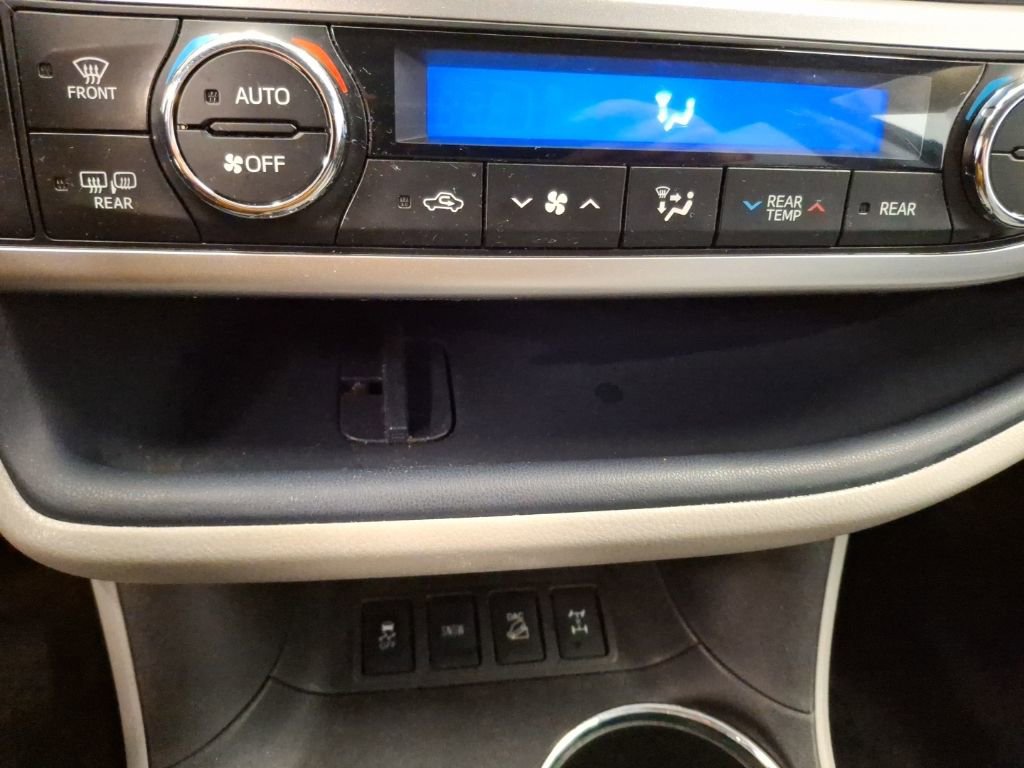 Used 2015 Toyota Highlander Plus image 27