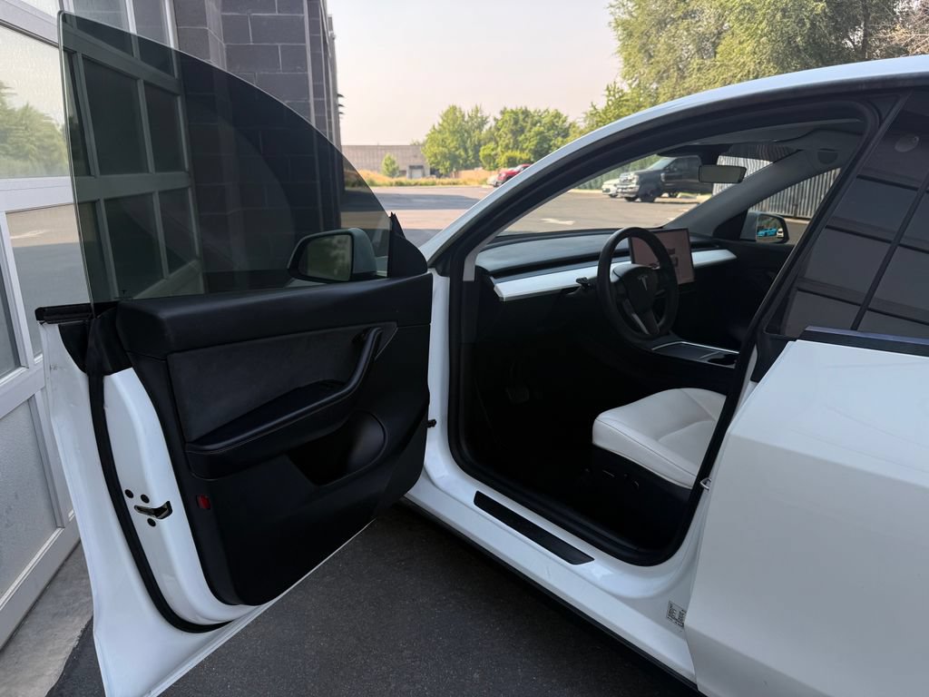 Used 2022 Tesla Model Y Long Range AWD/4WD image 20