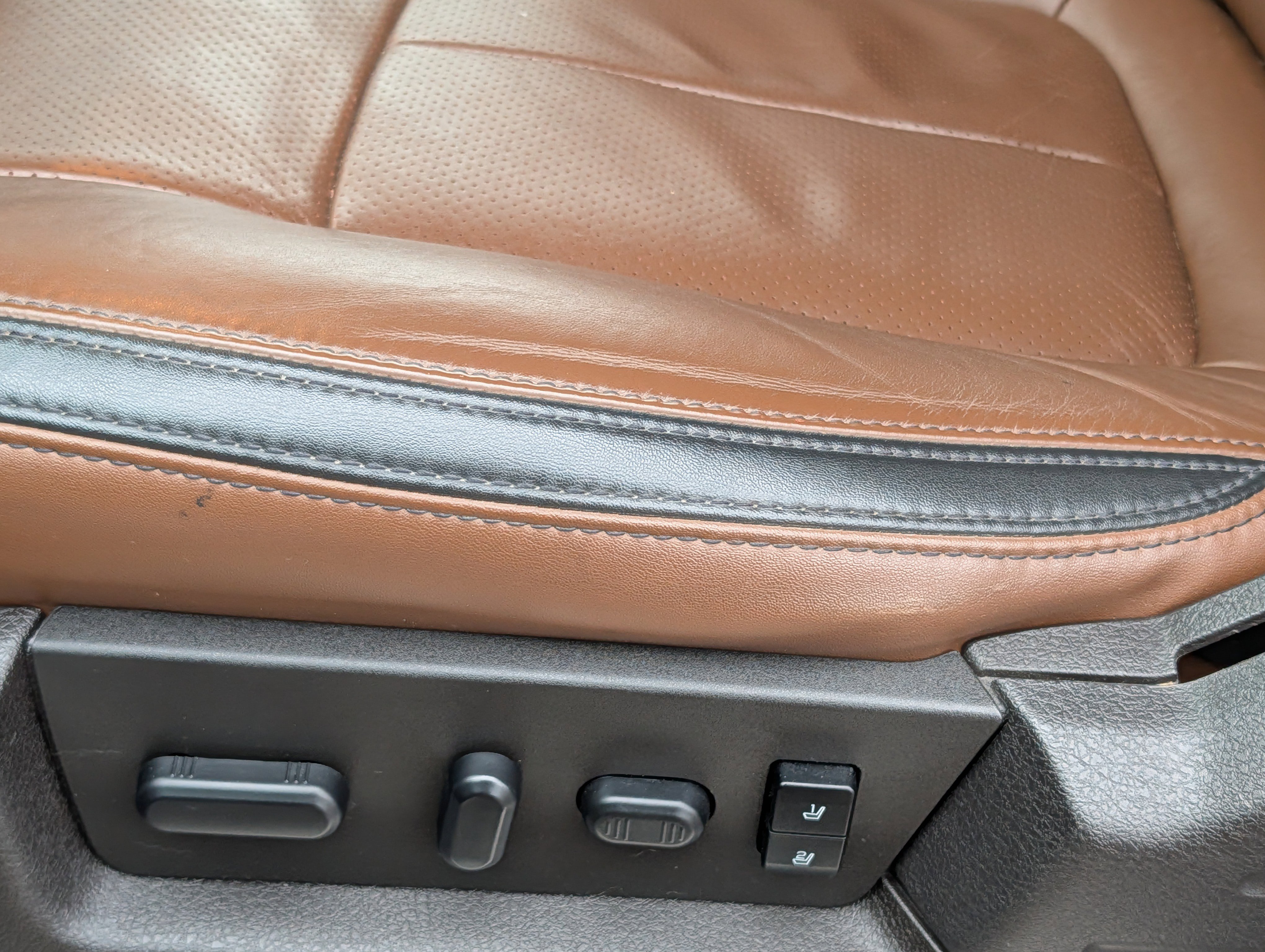 Used 2014 Ford F150 Platinum image 12