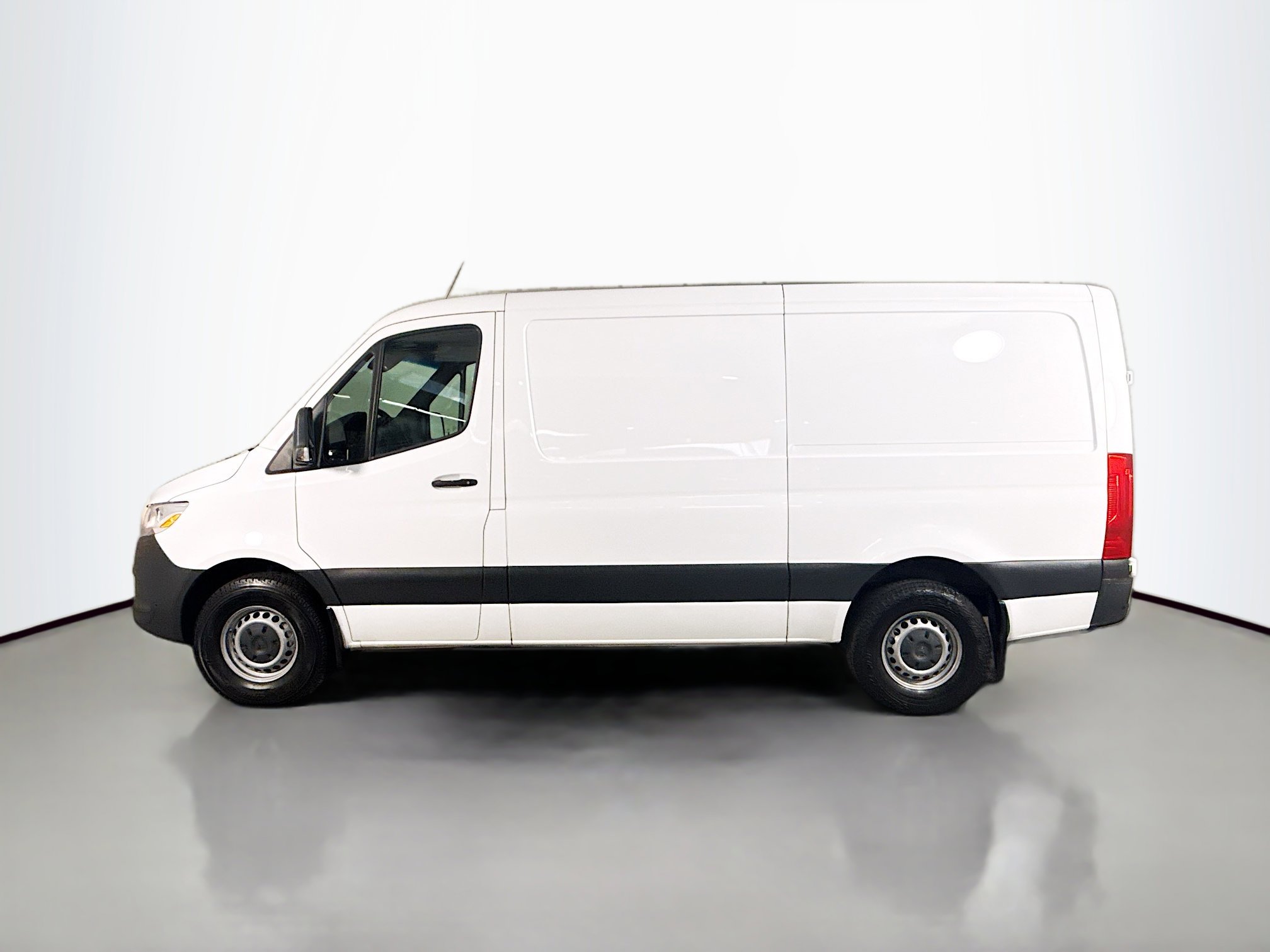 Used 2022 Mercedes-Benz Sprinter 1500 image 6
