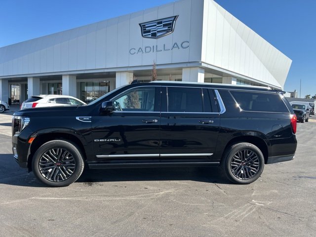Used 2021 GMC Yukon XL Denali w/ Denali Ultimate Package image 1