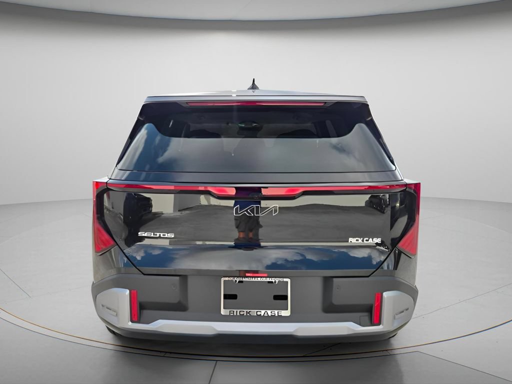 New 2027 Kia Seltos S FWD image 4