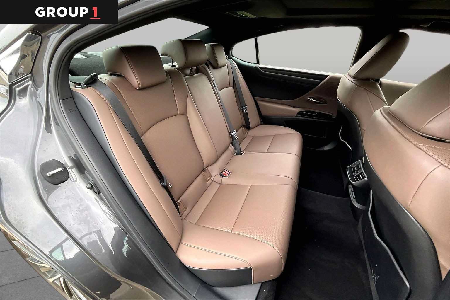 Used 2024 Lexus ES 350 w/ Premium Package FWD image 17