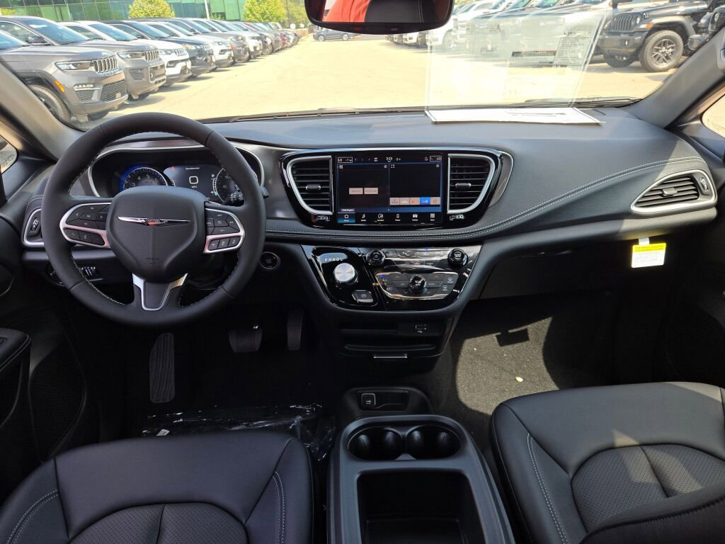 New 2026 Chrysler Pacifica Select image 20