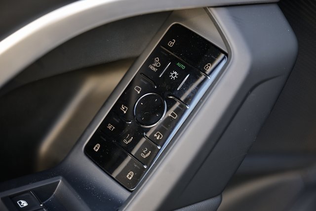 New 2025 Audi Q5 Prestige image 17