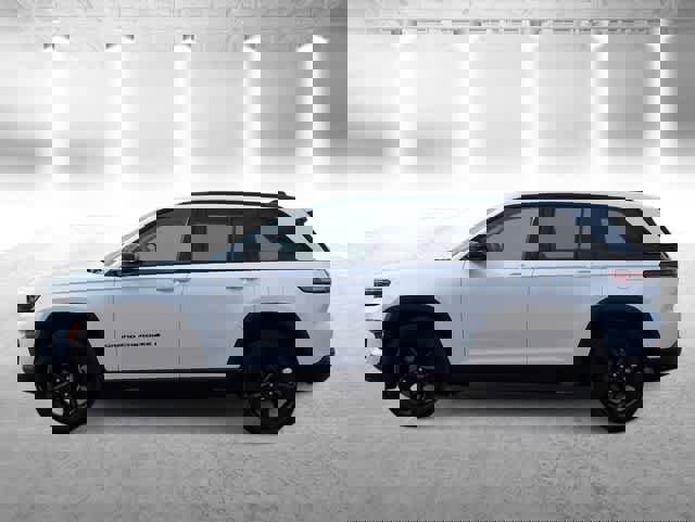 Used 2023 Jeep Grand Cherokee Limited w/ Black Appearance Package image 5