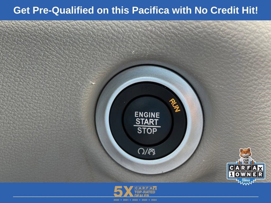 Used 2023 Chrysler Pacifica Touring-L image 19