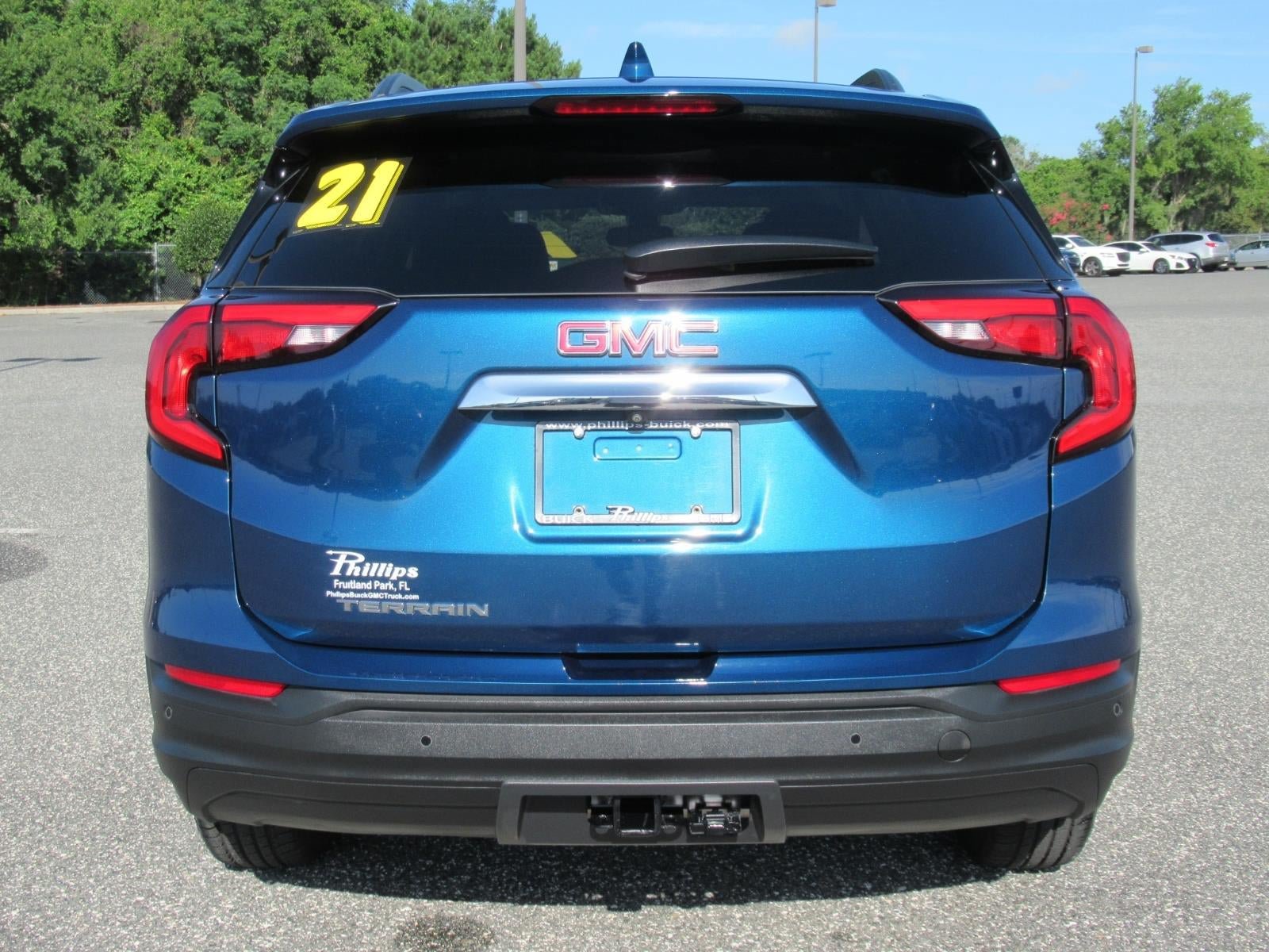 Used 2021 GMC Terrain SLE w/ Driver Convenience Package FWD image 6