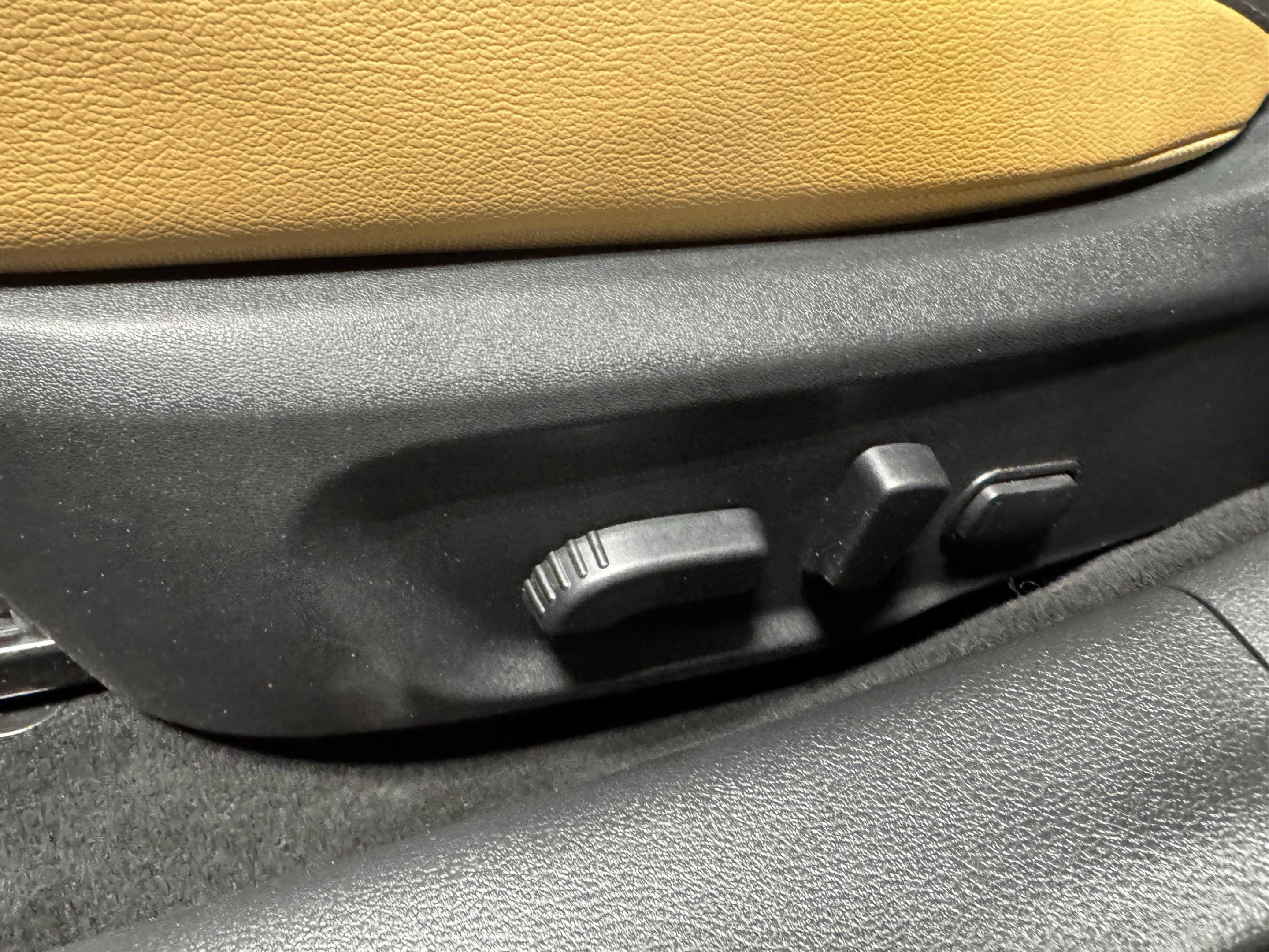 Used 2021 Nissan Sentra SV w/ SV Premium Package image 26