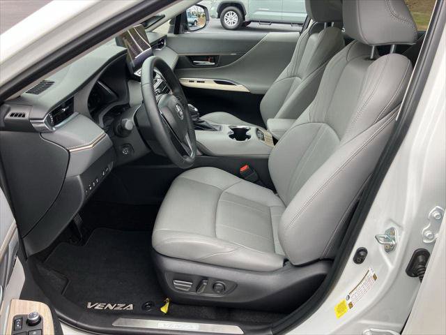 Certified 2024 Toyota Venza Limited image 15