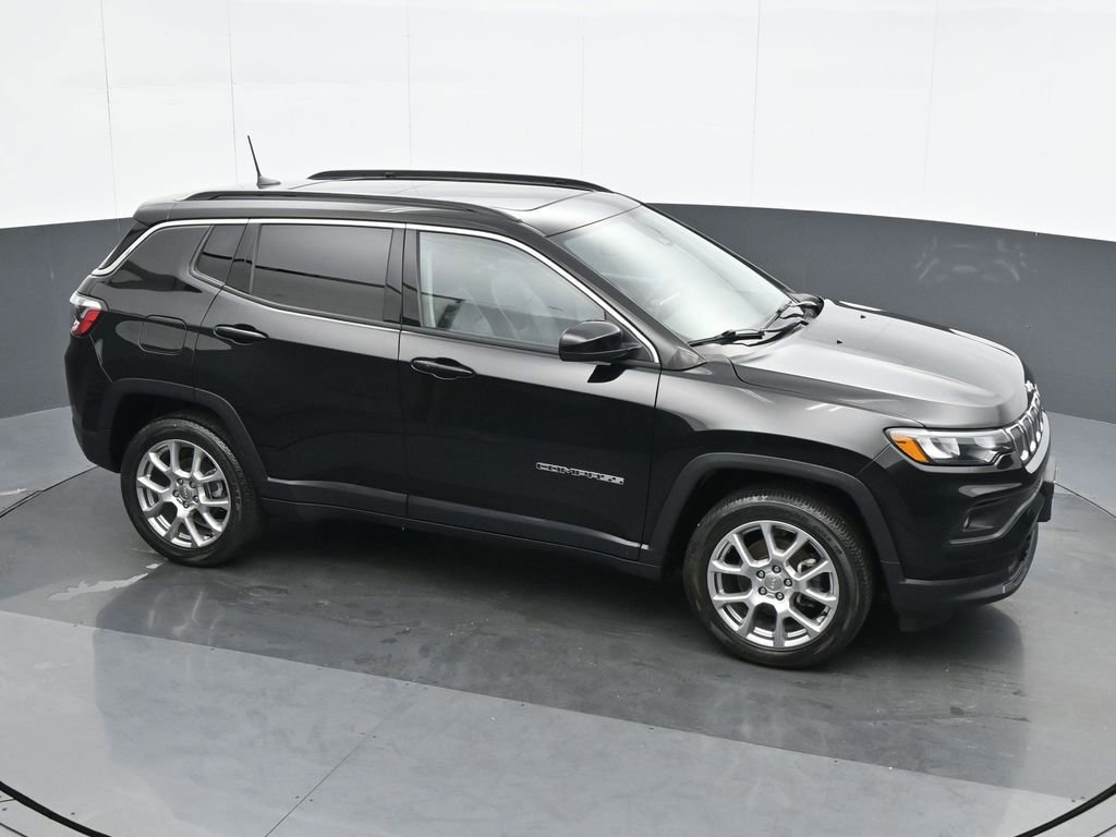 Used 2022 Jeep Compass Latitude w/ Sun and Sound Group image 23
