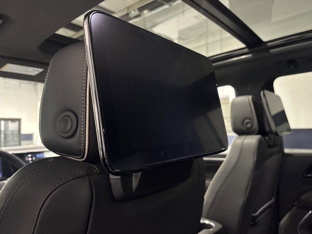 New 2026 Chevrolet Suburban Premier image 31