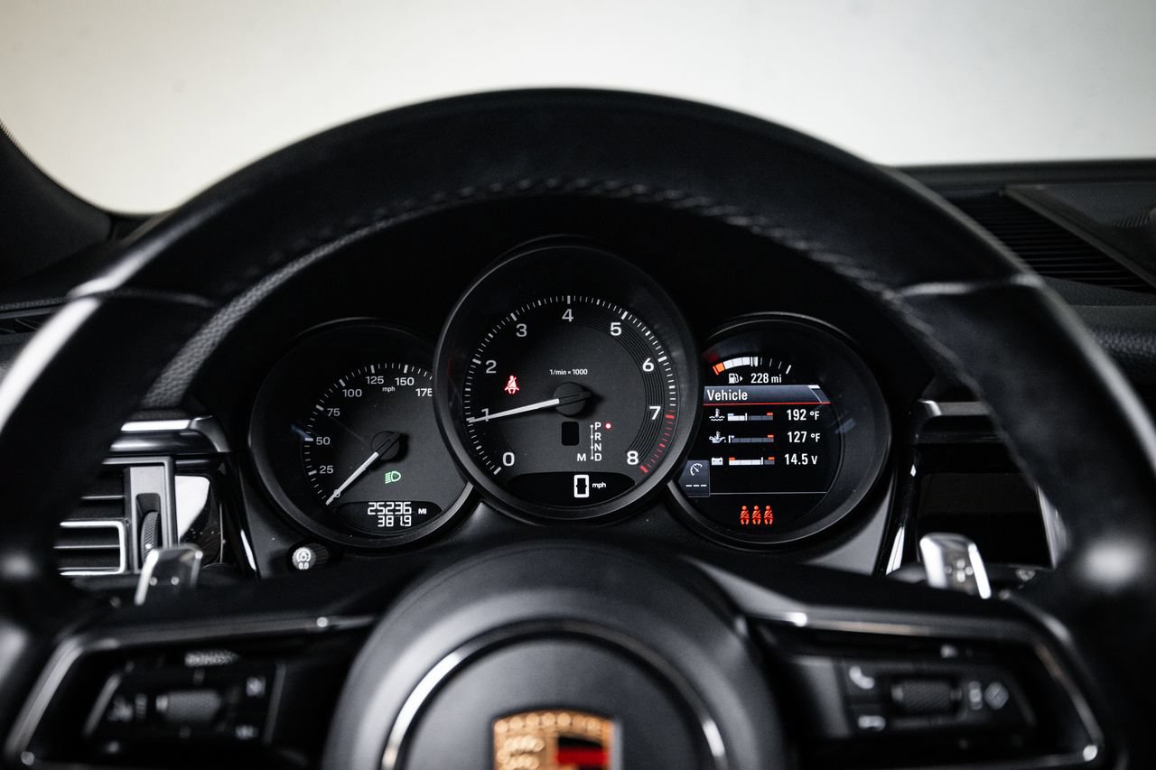 Certified 2023 Porsche Macan AWD/4WD image 15